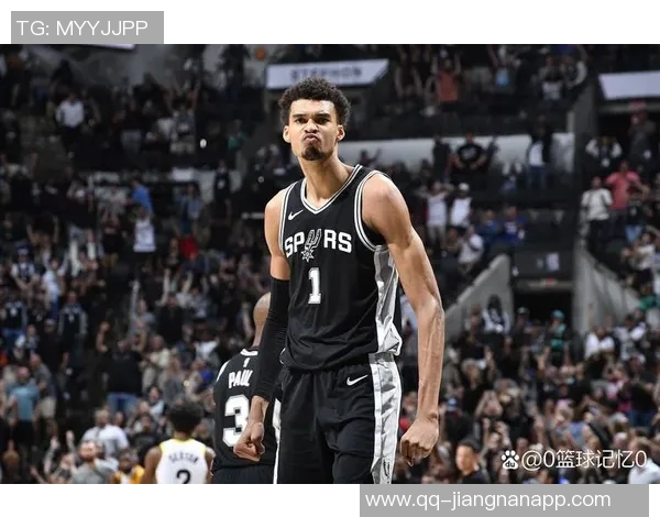 文班雅马在单场比赛中创下马刺队史第四高的30分10板记录大卫罗宾逊仍保持最多记录