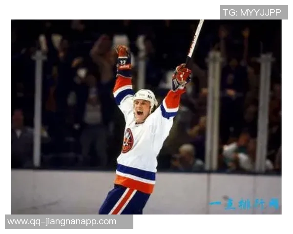 麦克法兰称赞球员表现强调新教练即将上任助力球队发展